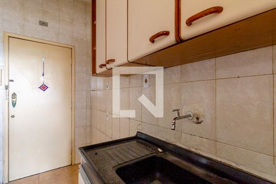 Cozinha de kitnet/studio para alugar com 1 quarto, 44m² em Centro, São Paulo