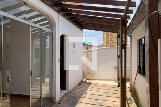 Área comum de casa para alugar com 4 quartos, 650m² em Matriz, Mauá