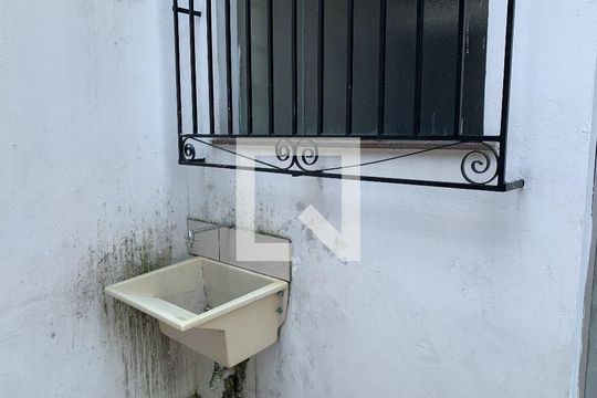 Área de serviço de casa para alugar com 4 quartos, 650m² em Matriz, Mauá