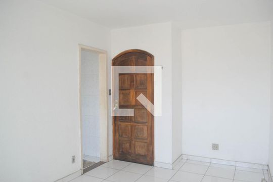 Sala de apartamento para alugar com 2 quartos, 60m² em Comendador Soares, Nova Iguaçu