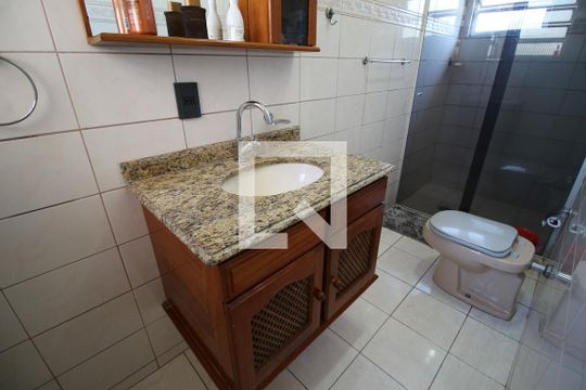 Banheiro da Suíte de casa à venda com 3 quartos, 388m² em Vila Bela, São Paulo
