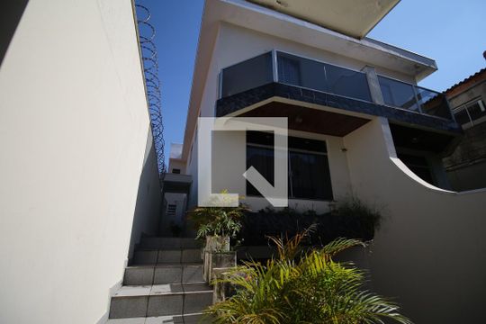 Fachada de casa à venda com 3 quartos, 388m² em Vila Bela, São Paulo