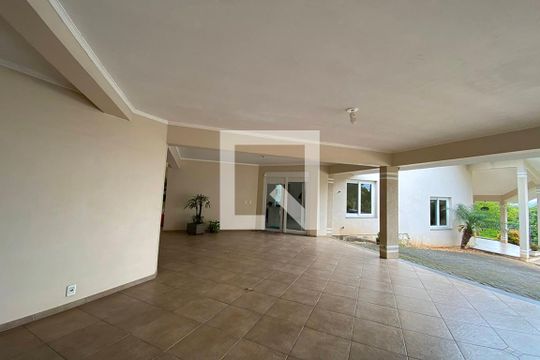 Garagem de casa à venda com 3 quartos, 264m² em Rondônia, Novo Hamburgo