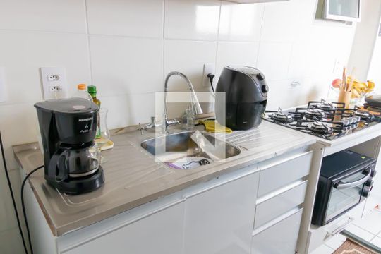 Cozinha de apartamento para alugar com 2 quartos, 43m² em Piedade, Rio de Janeiro