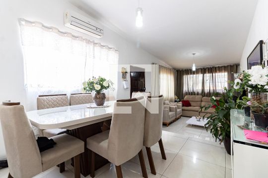 Casa à venda com 3 quartos, 120m² em Vila Vera, São Paulo