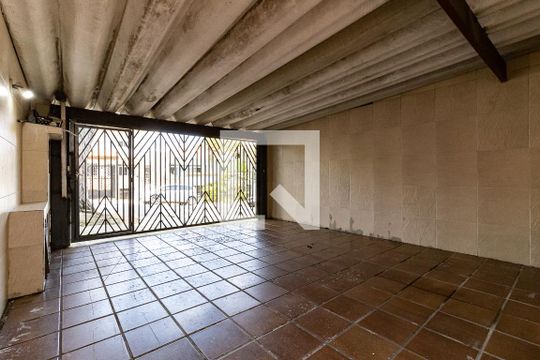 Garagem de casa à venda com 3 quartos, 120m² em Vila Vera, São Paulo