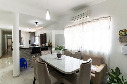Sala de casa à venda com 3 quartos, 120m² em Vila Vera, São Paulo