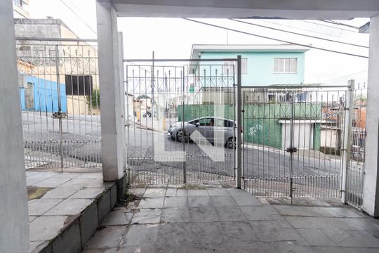 Garagem de casa para alugar com 3 quartos, 120m² em Jardim Primavera (zona Norte), São Paulo