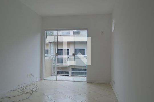 Suíte  de casa de condomínio à venda com 4 quartos, 98m² em Tanque, Rio de Janeiro