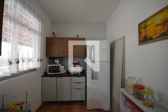 Cozinha de apartamento para alugar com 2 quartos, 70m² em Marechal Hermes, Rio de Janeiro