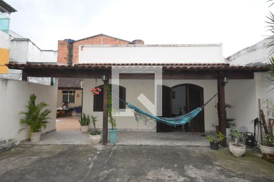 Fachada de apartamento para alugar com 2 quartos, 70m² em Marechal Hermes, Rio de Janeiro