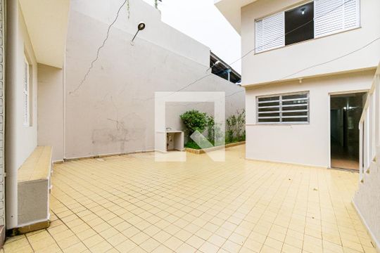 Quintal de casa para alugar com 3 quartos, 146m² em Vila Guarani (z Sul), São Paulo
