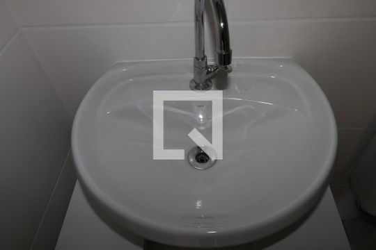 Banheiro de apartamento à venda com 2 quartos, 40m² em Barra Funda, São Paulo
