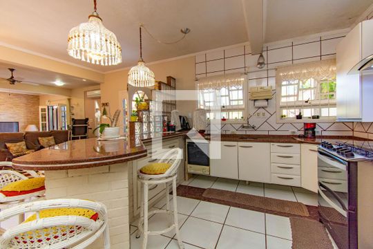 Cozinha de casa à venda com 3 quartos, 120m² em Harmonia, Canoas