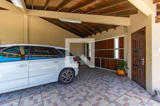 Garagem de casa à venda com 3 quartos, 120m² em Harmonia, Canoas