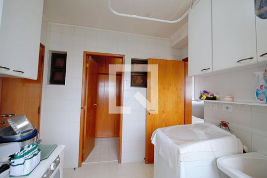 Área de Serviço de apartamento para alugar com 4 quartos, 198m² em Jardim Monte Kemel, São Paulo