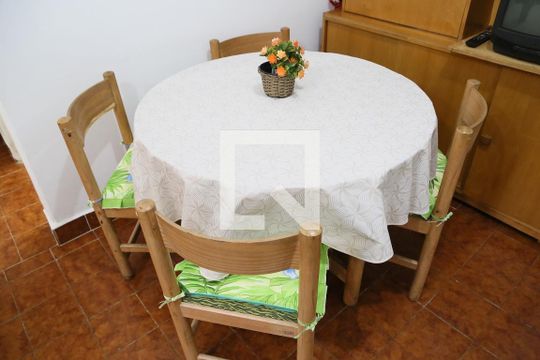 Sala de kitnet/studio para alugar com 1 quarto, 50m² em Vila Caiçara, Praia Grande
