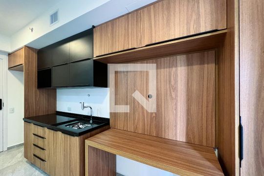 Cozinha de kitnet/studio à venda com 1 quarto, 21m² em Indianópolis, São Paulo