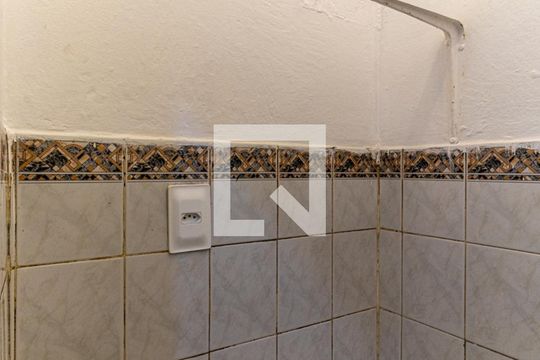 Cozinha de kitnet/studio para alugar com 1 quarto, 35m² em Santa Ifigênia, São Paulo