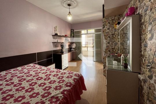 Quarto 1 de apartamento à venda com 3 quartos, 80m² em Centro Histórico, Porto Alegre