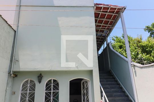 Quintal de casa para alugar com 3 quartos, 300m² em Jardim Pinheiros, São Paulo
