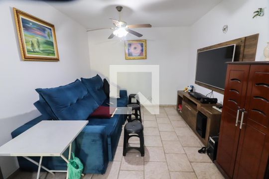 Sala TV de casa para alugar com 3 quartos, 300m² em Jardim Pinheiros, São Paulo