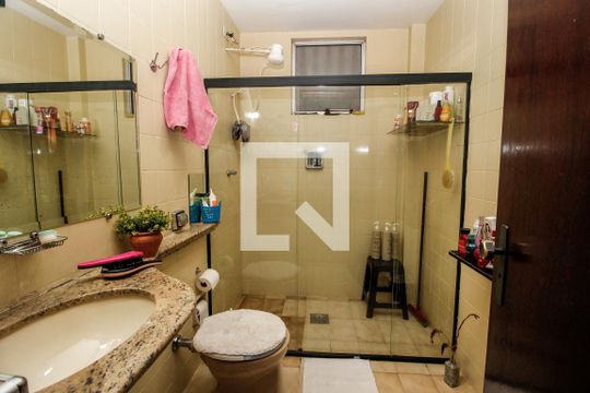 Banheiro da Suíte de apartamento para alugar com 3 quartos, 110m² em Colégio Batista, Belo Horizonte