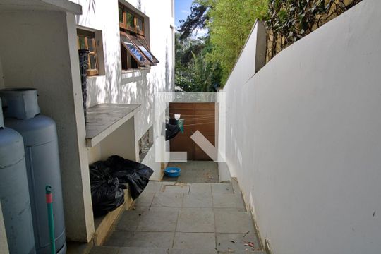 Área Externa de casa para alugar com 4 quartos, 274m² em Vila Tramontano, São Paulo