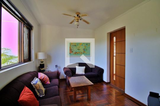 Sala de TV de casa à venda com 4 quartos, 274m² em Vila Tramontano, São Paulo