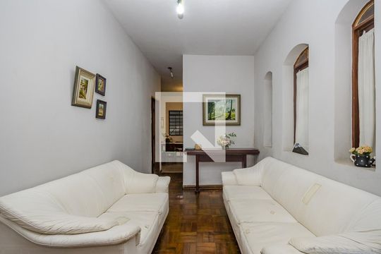 Casa à venda com 3 quartos, 360m² em Bonsucesso (barreiro), Belo Horizonte