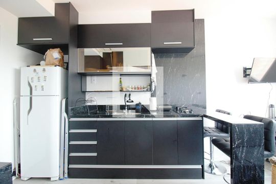 Cozinha de apartamento à venda com 1 quarto, 24m² em Paraíso do Morumbi, São Paulo
