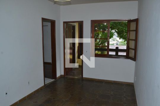 Sala 3 de casa de condomínio à venda com 5 quartos, 350m² em Badu, Niterói