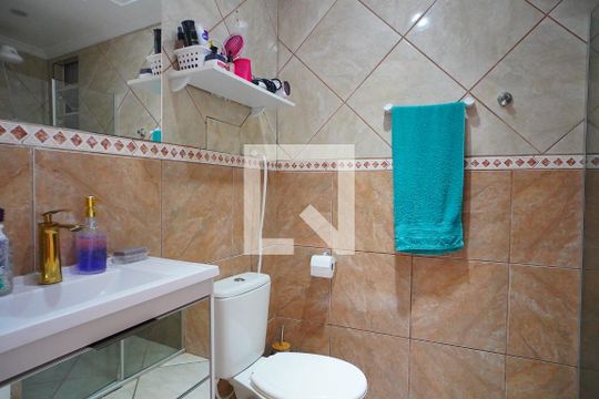 Banheiro  de apartamento à venda com 3 quartos, 81m² em Rubem Berta, Porto Alegre