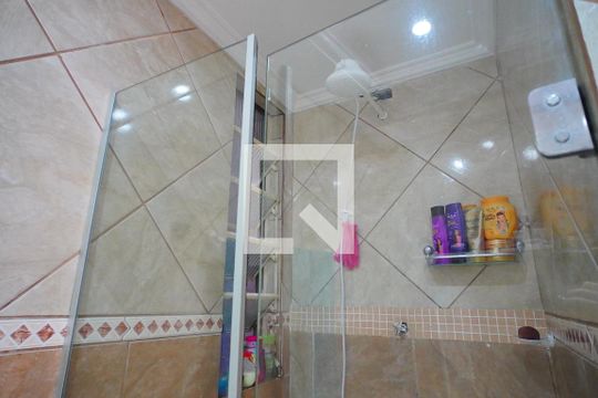 Banheiro  de apartamento à venda com 3 quartos, 81m² em Rubem Berta, Porto Alegre