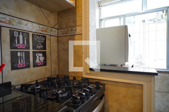 Cozinha de apartamento à venda com 3 quartos, 81m² em Rubem Berta, Porto Alegre