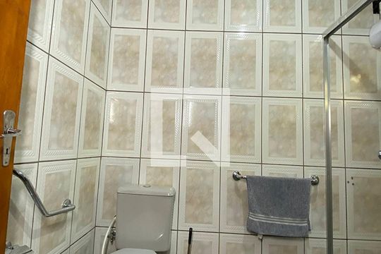 Banheiro  de casa à venda com 2 quartos, 120m² em Santa Teresa, São Leopoldo