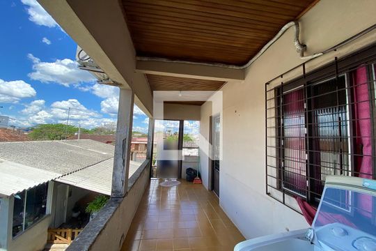 Área Externa de casa à venda com 2 quartos, 140m² em Campina, São Leopoldo