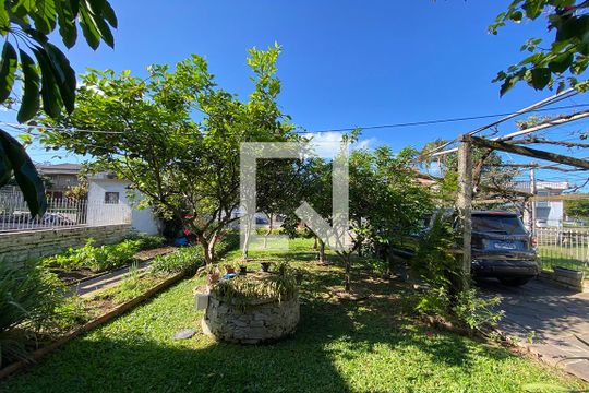 Área Externa de casa para alugar com 2 quartos, 190m² em Scharlau, São Leopoldo