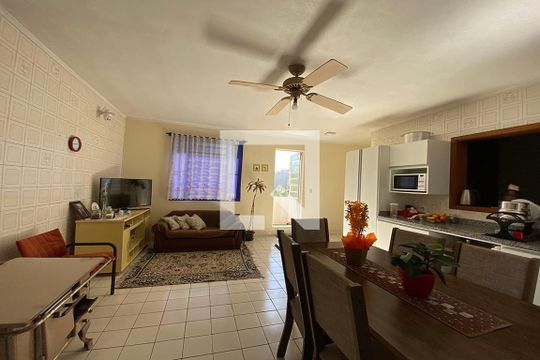 Cozinha de casa à venda com 2 quartos, 190m² em Scharlau, São Leopoldo
