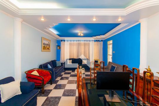 Sala de casa à venda com 4 quartos, 240m² em Vila Darli, São Paulo