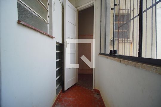 Área  de serviço  de apartamento à venda com 3 quartos, 98m² em São João, Porto Alegre
