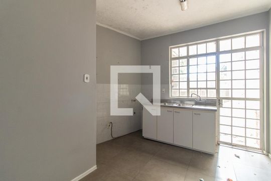 Cozinha de apartamento à venda com 3 quartos, 123m² em Santana, Porto Alegre