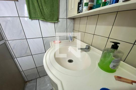 Banheiro  de casa para alugar com 3 quartos, 110m² em Campina, São Leopoldo