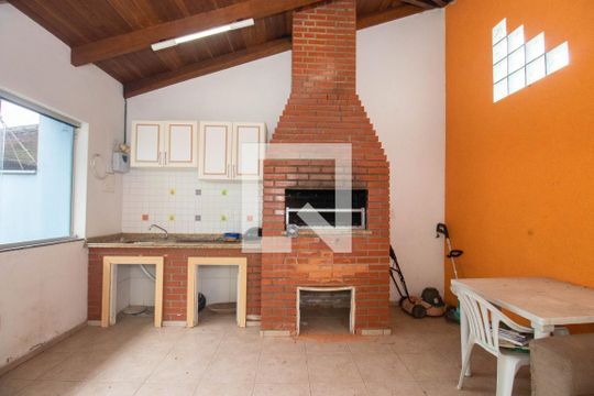 Churrasqueira de casa à venda com 3 quartos, 198m² em Jardim Itu, Porto Alegre