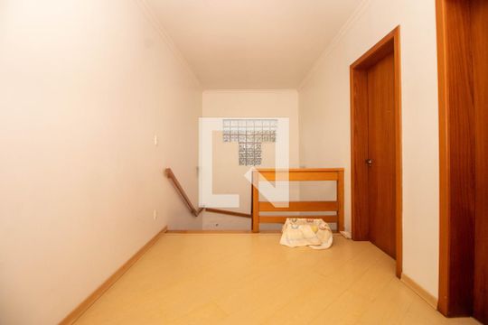 Corredor de casa à venda com 3 quartos, 198m² em Jardim Itu, Porto Alegre