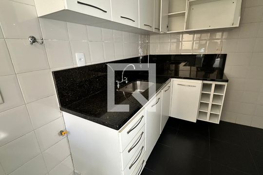 Cozinha de apartamento à venda com 3 quartos, 100m² em Recreio dos Bandeirantes, Rio de Janeiro
