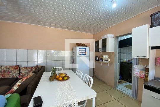 Cozinha de casa à venda com 4 quartos, 140m² em Santa Teresa, São Leopoldo