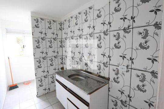 Cozinha de apartamento à venda com 2 quartos, 45m² em Jardim Maringá, São Paulo