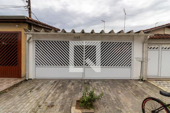 Fachada de casa para alugar com 1 quarto, 179m² em Vila Caiçara, Praia Grande