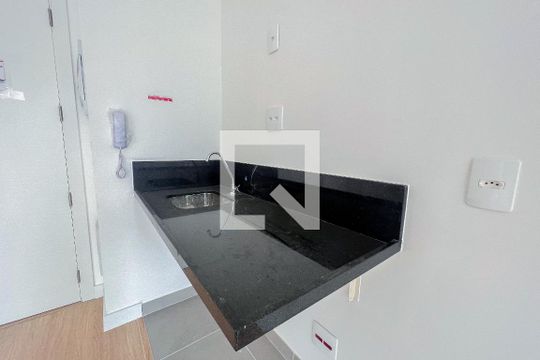 Cozinha de kitnet/studio para alugar com 1 quarto, 28m² em Vila Nova Conceição, São Paulo